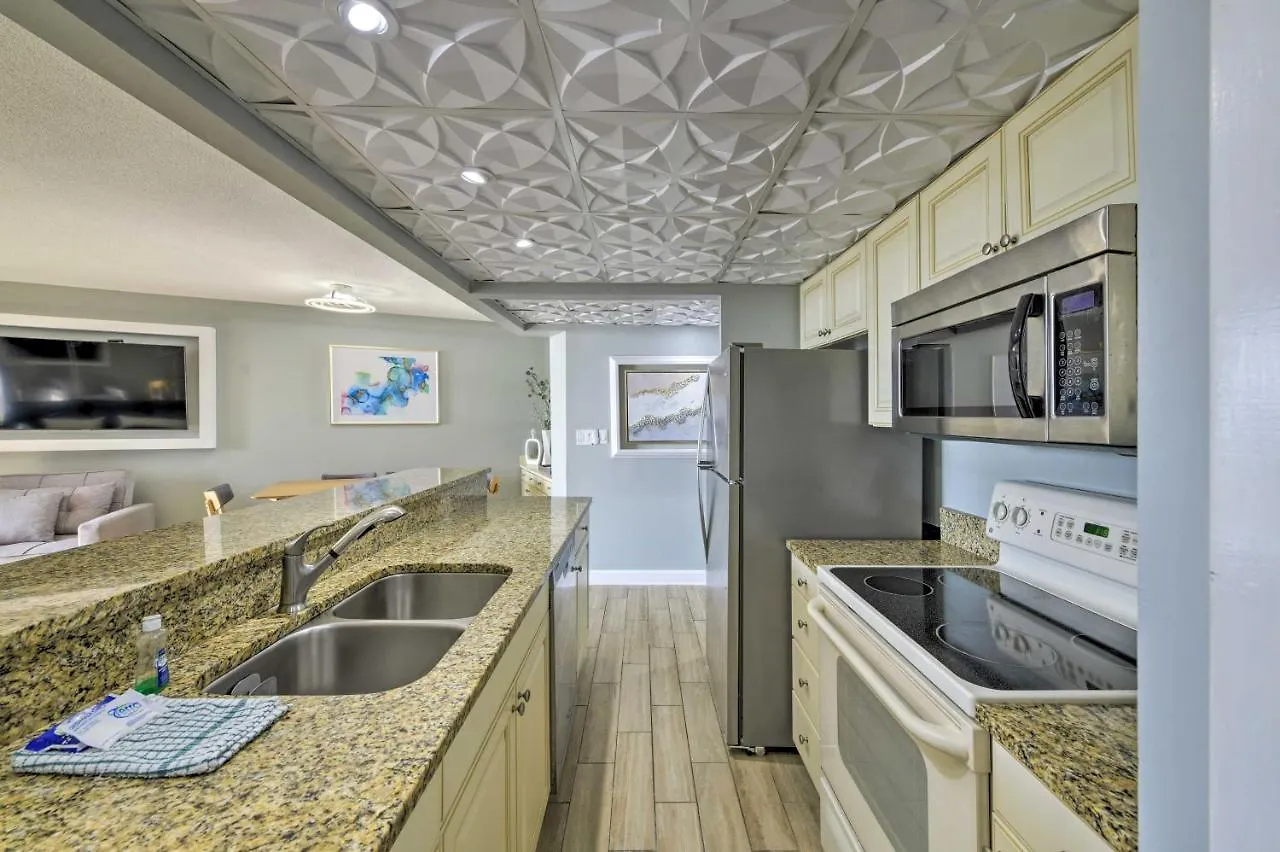 Modern Panama City Beach Condo With Resort Perks! Lägenhet